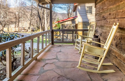 Maggie Valley Cottage | Picturesque Cabin - Ponds, Fireplace, AC, WiFi - Snowbird, Biker & Pet-Friendly