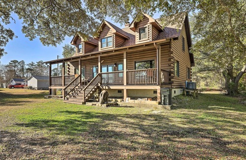 Morehead City Cabin | Picturesque Family Cabin w/Views & Treehouse