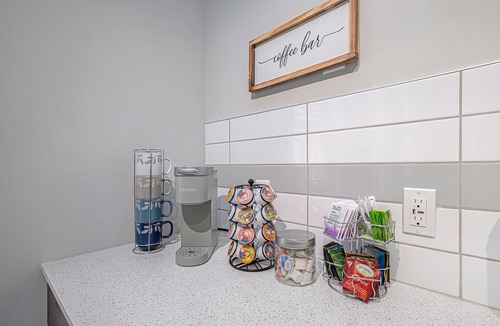 Villa Heights Apartment | Piece of NoDa⭐️FreeParking⭐️KingBed⭐️SmartTVs⭐️1GBWifi