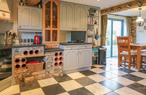 North Buckland Cottage | Pillars
