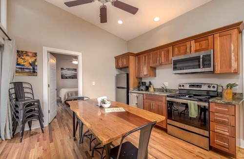 Pisgah Forest Hotel | Pilot Cove Forest Lodging
