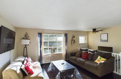 Pine Forest House | Pine Forest Zen Cottage - 10 Min to Fort Bragg