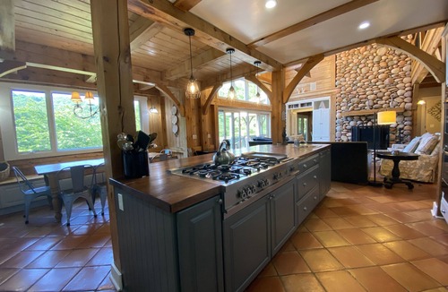 Fairview House | Pine Hollow | An Asheville Luxury Timber-Frame Home w/Hot Tub, Weddings, and More