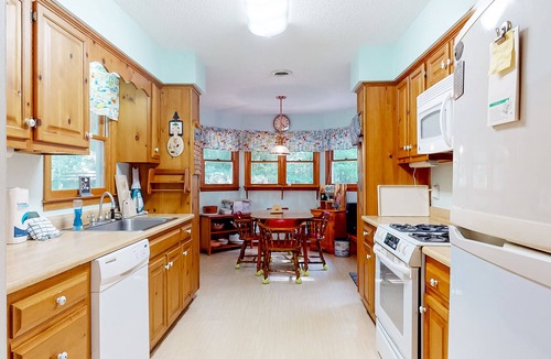 Pine Knoll Shores House | Pine Knoll Nest | House in Pine Knoll Shores