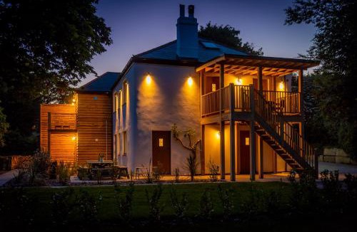 Carlyon Apartment | Pinetum Garden Apartments