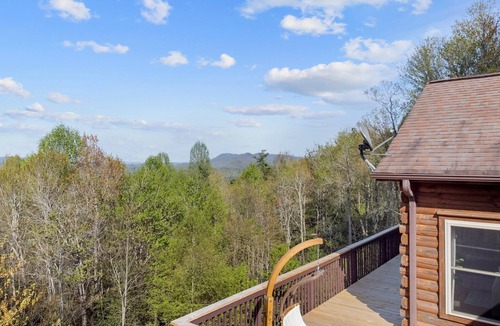 Pisgah Forest Cabin | Pisgah Paradise Private Game Room Large Deck