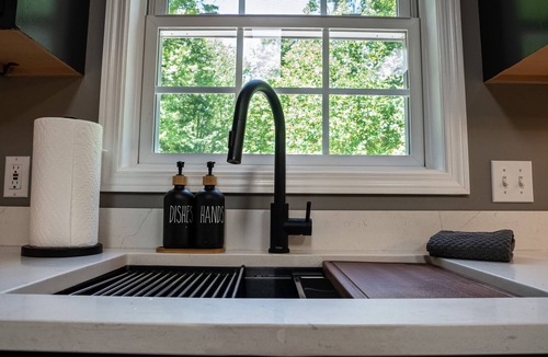 Candler Cabin | Pisgah Peaks, our mountain top oasis! Renovated Asheville area modern cabin!