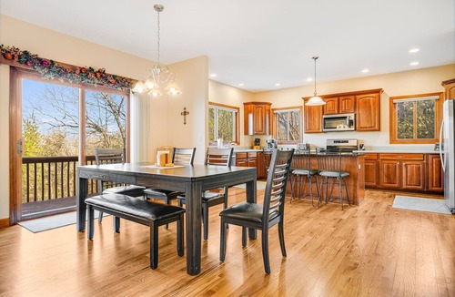 Hendersonville Cabin | Pisgah View | Stunning Mountain Escape w/Wrap-Around Deck & Garage