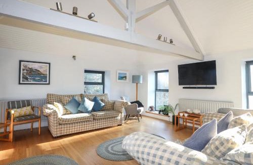 Beaumaris House | Plas Elyn