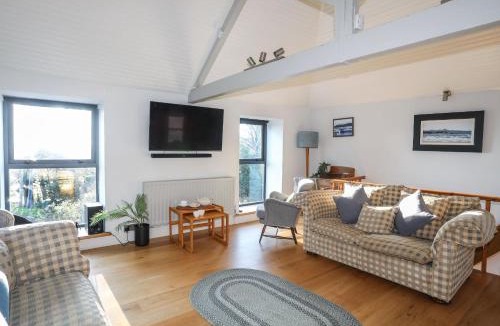 Beaumaris House | Plas Elyn