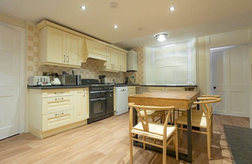 St. Andrews Ski Chalet | Playfair House | 1 min to Old Course | St Andrews