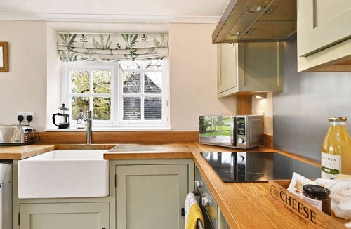 Dargate Cottage | Plum Pudding Stables by Bloom Stays - sleeps 2 guests in 1 bedroom