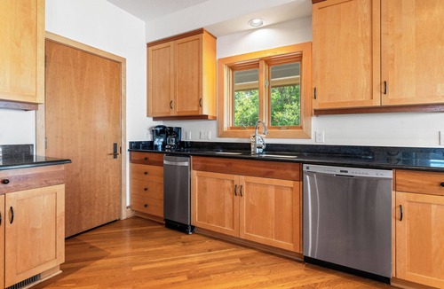 Manteo House | Point Break - BP25 | Hot tub | Firepit | Pool Table | Pet-Friendly