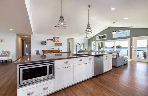 Mayhew House | Points End near Trump Golf Course - Optional Boat Rental