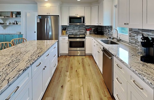 Topsail Beach House | Polly's Place | Pet Friendly + Walk to Beach!