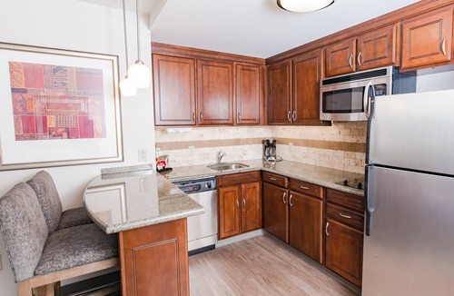 Wilmington Condo | Pool. Gym. Close to Convention Center.