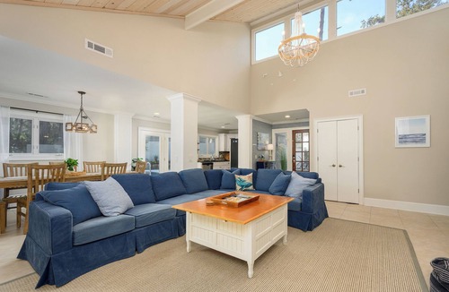 Lawton Woods House | Pool heat included April 11 - May 30, and 4 beach cruiser bikes, too!