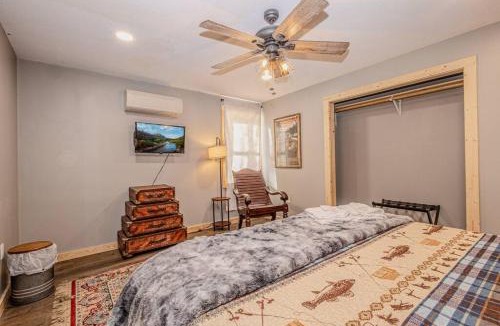 Bryson City House | Poppa Bear Cabin at Gr Smoky Mtn Park! 3mi to town