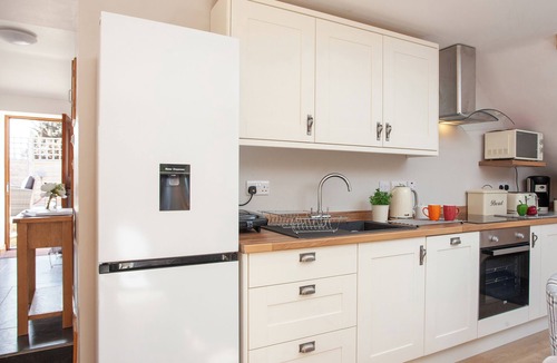 Hewish Cabin | Poppy Cottage - UK31296