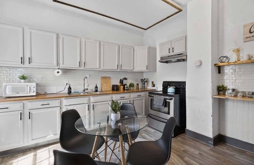 Portsmouth Apartment | Port PEACEful, Backyard, Cozy Beds! Family Ready