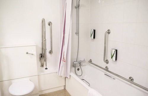 Newbridge Hotel | Premier Inn Edinburgh Airport - M9 Jct1