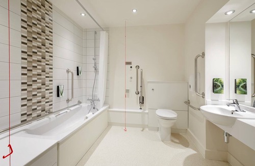 Gloucester Hotel | Premier Inn Gloucester - Longford