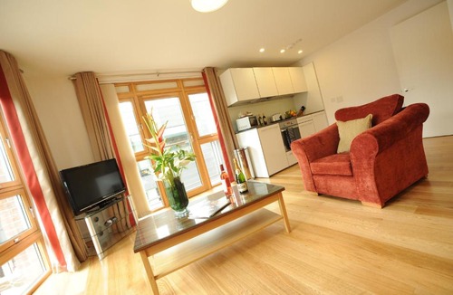 Bristol City Centre Apartment | PREMIER SUITES Bristol Cabot