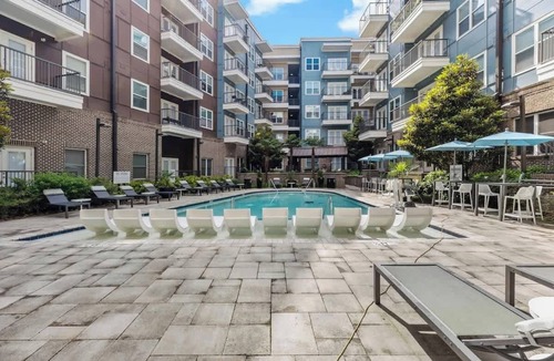 Cherry Apartment | Prime Central Apt | Pool, Gym, Parking, W/D