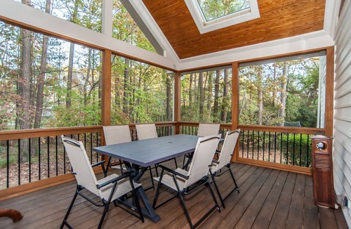 Cary House | Prime Location, Close to Everything, Fresh Market, Downtown Cary, Bond Park