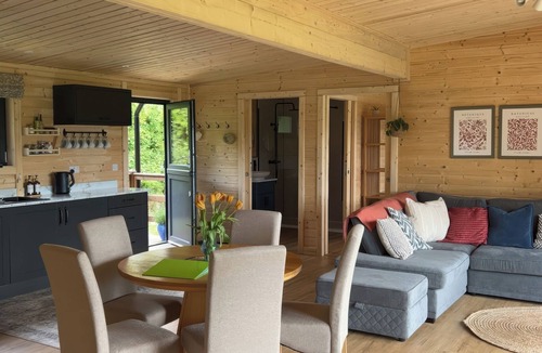 Chard Cottage | Primrose