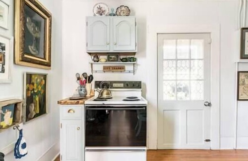 Mocksville Apartment | Priscilla's Downtown Victorian Loft Getaway