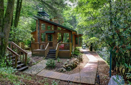 Hayesville House | Privacy Directly On Fires Creek. Borders National Forest And Bear Refuge!