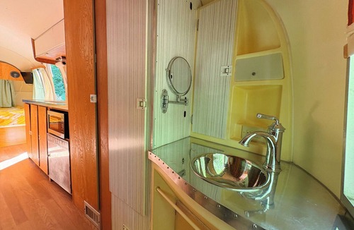 Bynum House | Private 1967 Airstream Getaway Near Saxapahaw