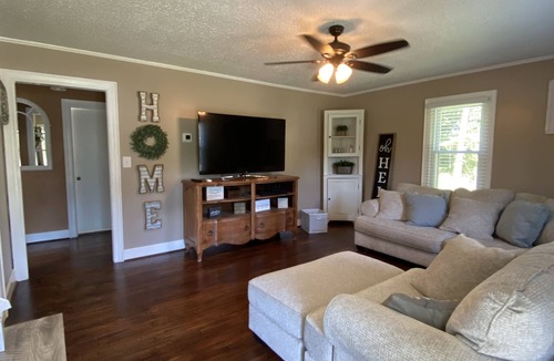 Mount Airy House | Private 2 Bedroom 1 Bath Charming House on 4 Acres
