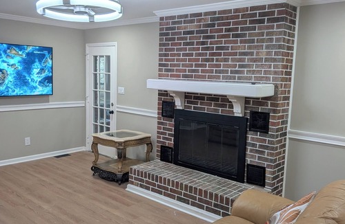Greensboro House | Private 3BR Retreat w/Large Yard, Den & Enclosed Patio in Greensboro
