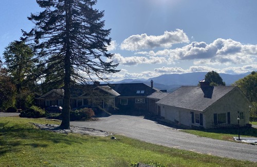 Waynesville House | Private 48 Acre Mountain Estate overlooking Lake Junaluska
