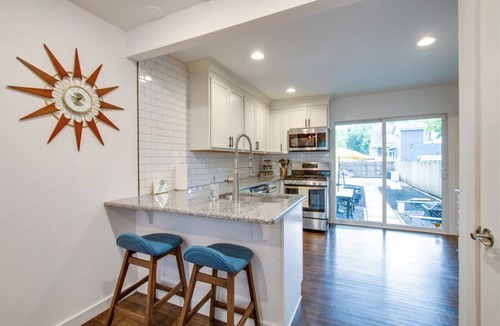 McFerrin Park House | Private Backyard 2mi to Downtown