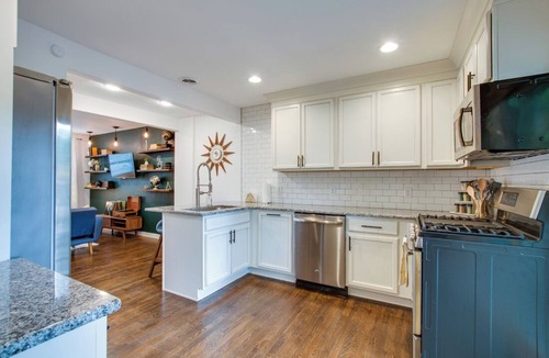 McFerrin Park House | Private Backyard 2mi to Downtown