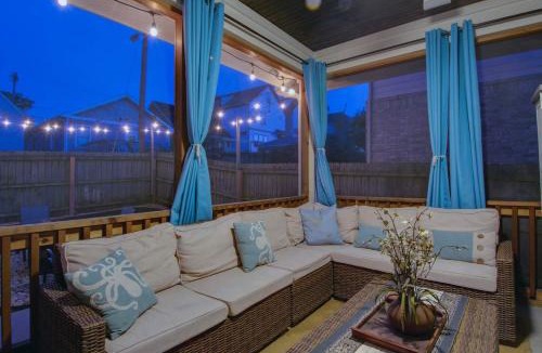 Hope Gardens House | Private Backyard - Near Bicentennial Park