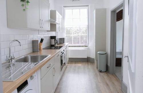 Exeter Apartment | Private City Centre Apt With Free Parking