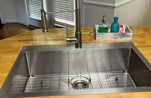 Mebane House | Private country setting cul-de-Sac near the city