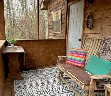 Unaka House | Private cozy cabin in the woods with great view
