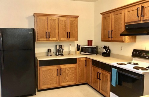 South View House | Private, easily accessible (no steps or stairs anywhere!), kid and pet friendly,