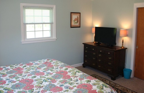 Pittsboro House | Private Friendly Country Home 2 miles from Shakori Hills
