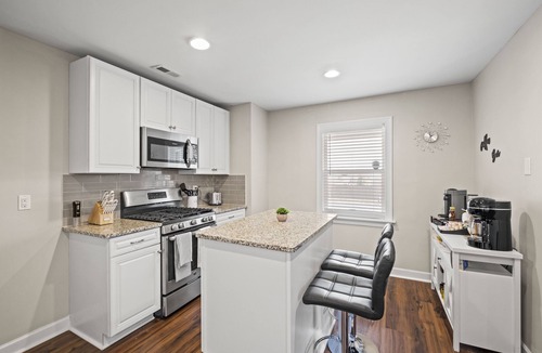 Biddleville House | Private Home w/Fenced Yard, Office & Gym - 5 Mins to Uptown