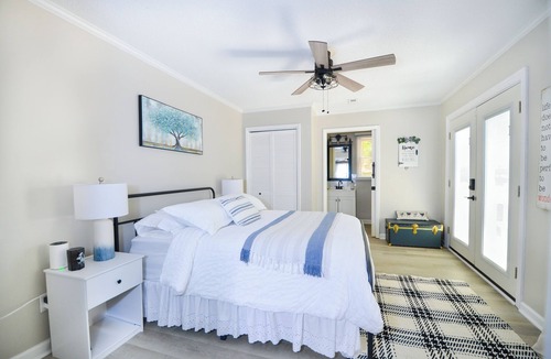 Wake Forest Other | Private Homestead, 1.5 Acres, Spa, Gym, Firepit, Chickens, King Suite, Pets