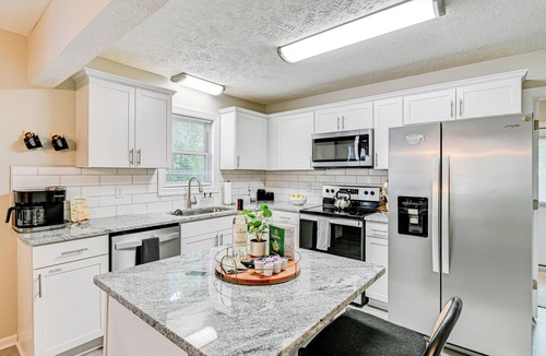 Terry Sanford Cottage | Private Hot Tub & Cold Plunge: Fayetteville Gem!