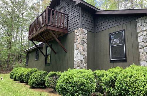 Robbinsville Cottage | Private Lakefront Cottage on Lake Santeetlah