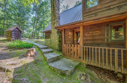 Lake Lure Cabin | PRIVATE lakes/Beach/River/canoes/pet/Mountain views/Log home