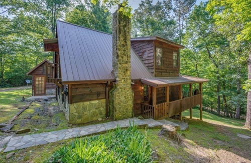 Lake Lure Cabin | Private log home beach/lakes/river/Canoe/pet